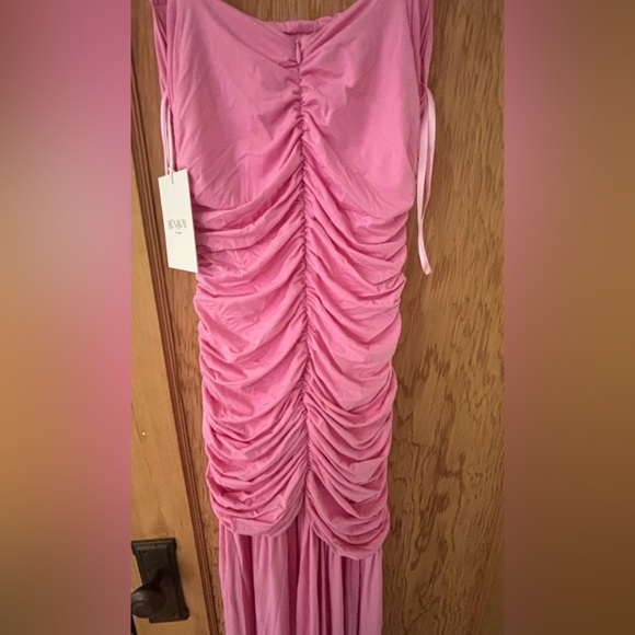 NWT Runaway the Label CARLY MAXI DRESS - BUBBLEGUM size Small - Picture 10 of 13